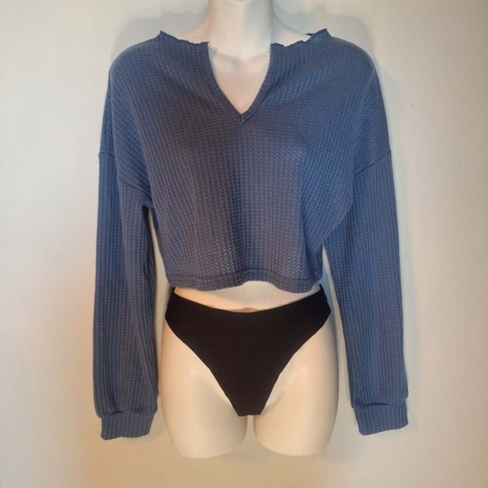 SHEIN Blue Waffle Knit‎ Cropped Long Sleeve Top Split V-Neck Size Medium US 6